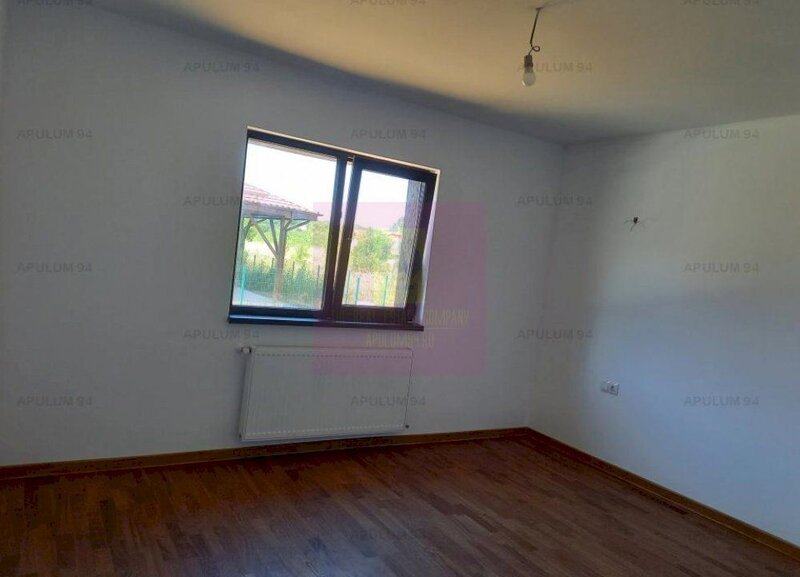 Gulia, casa 4 camere parter, 107 mp utili, curte 500, intre 2 paduri