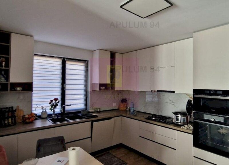 Gulia, casa 4 camere parter, 107 mp utili, curte 500, intre 2 paduri