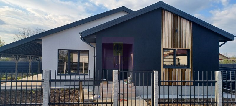 Gulia, casa 4 camere parter, 107 mp utili, curte 500, intre 2 paduri